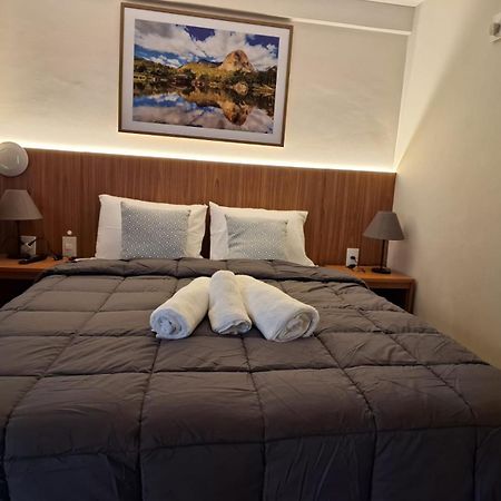 Ipe Suites Домингус-Мартинс Экстерьер фото