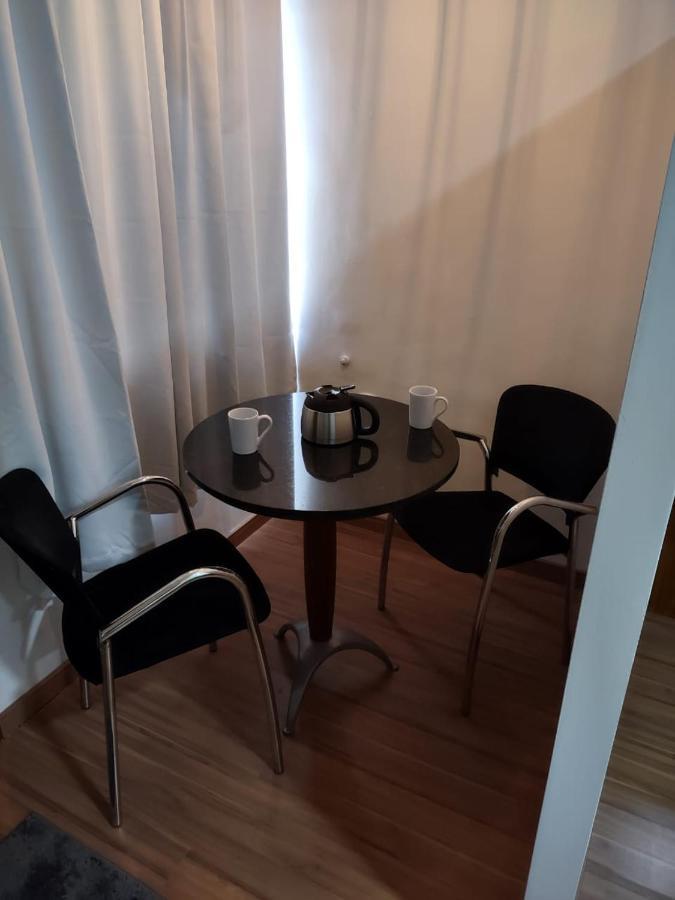 Ipe Suites Домингус-Мартинс Экстерьер фото