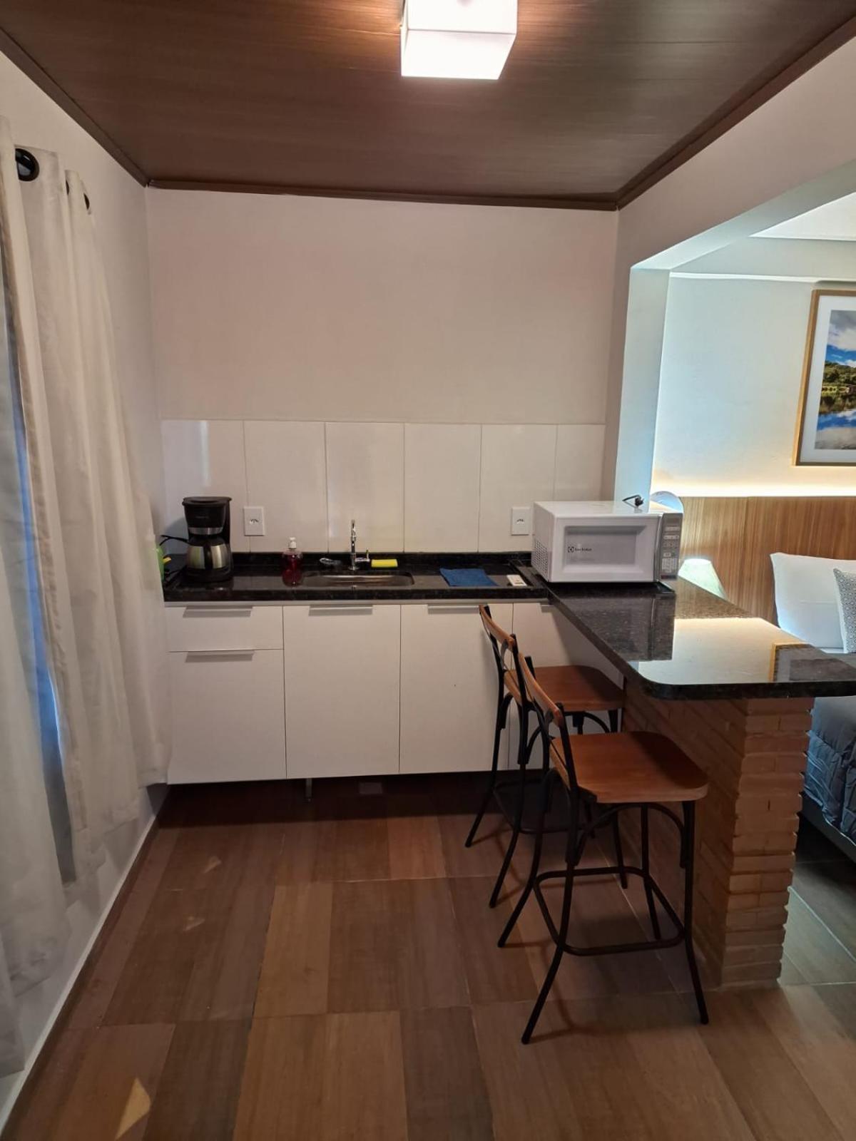 Ipe Suites Домингус-Мартинс Экстерьер фото
